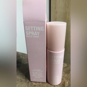 Kylie Cosmetics Matte Setting Spray - Soft Pink Bottle